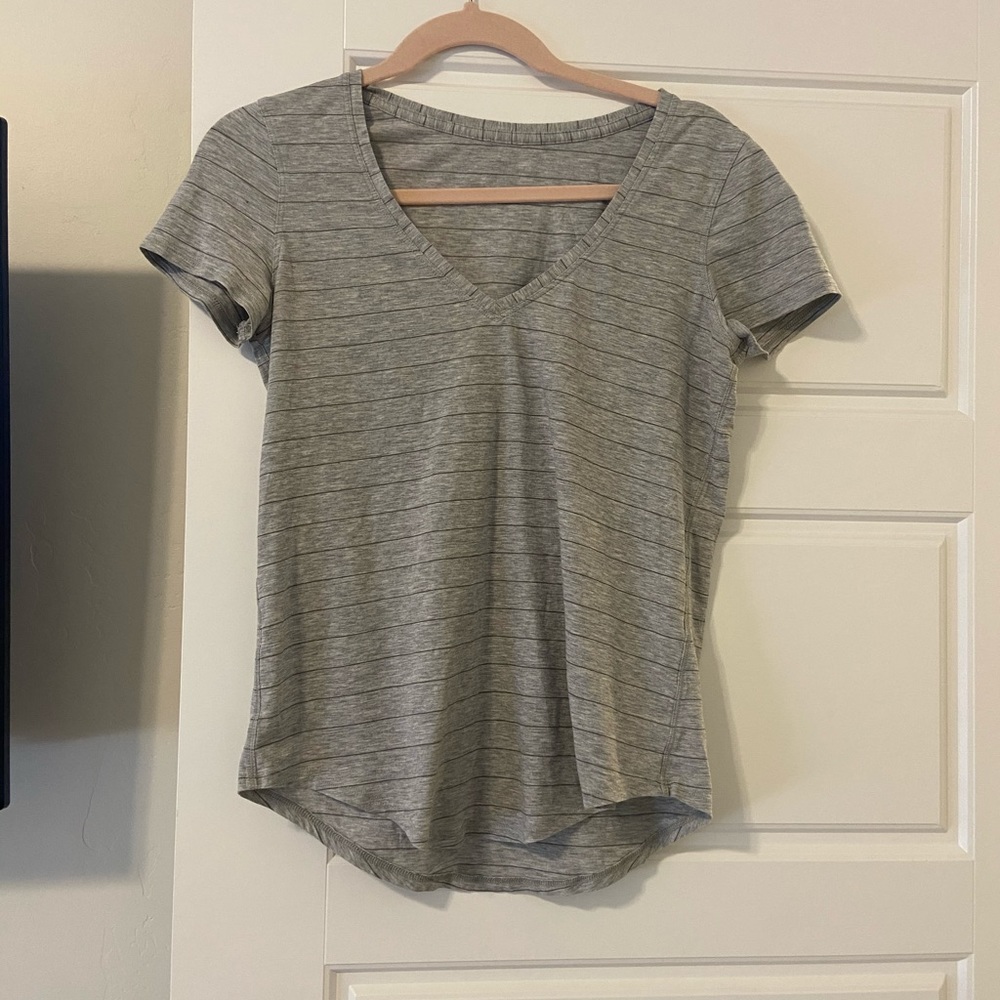 Lulu v neck